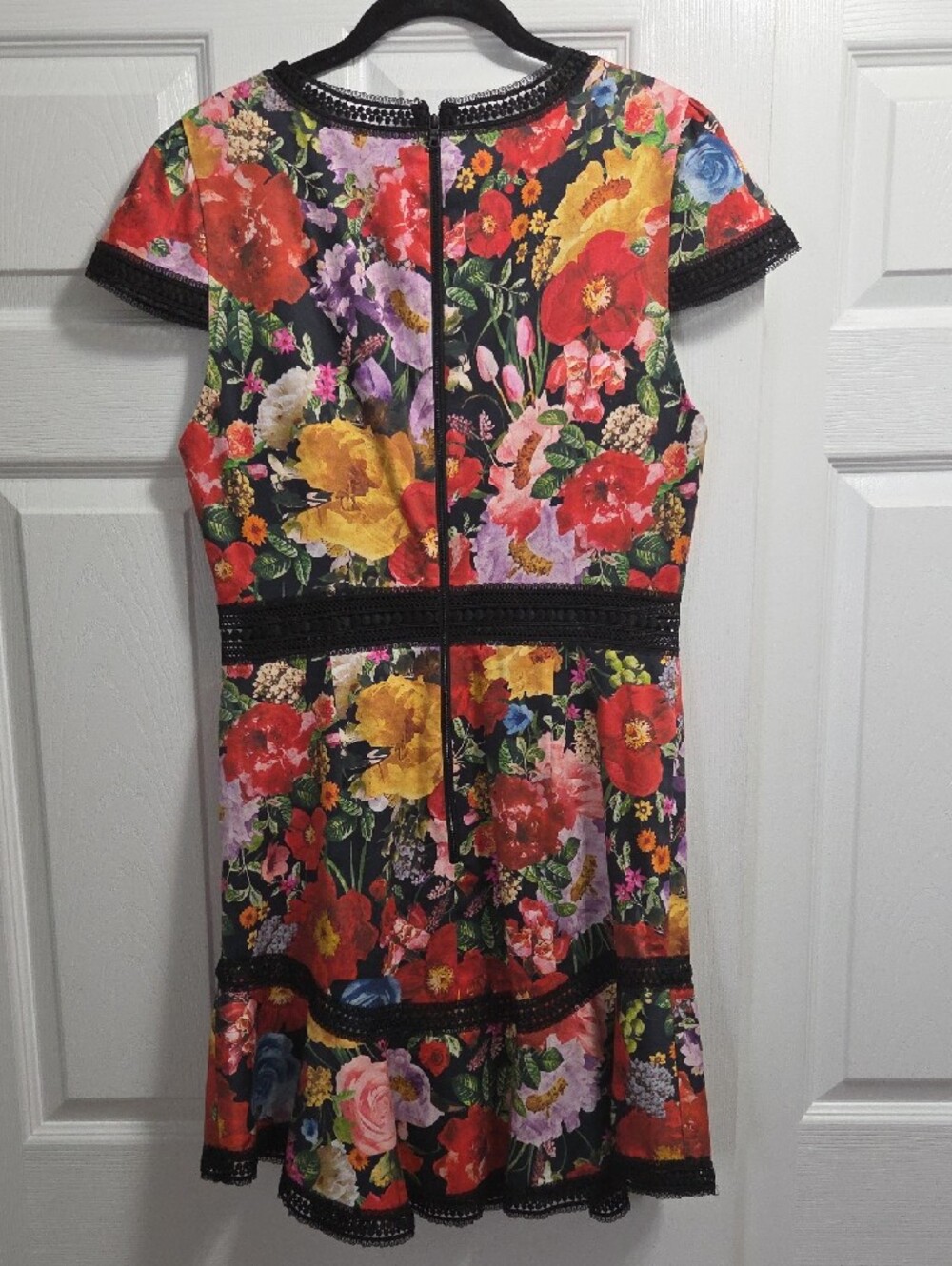 Alice + Olivia Floral Lace-Trim Mini Dressin - Picture 7 of 7